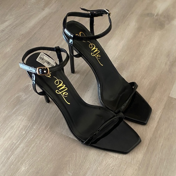 So Me Shoes - So Me Sleek Black Patent Heels